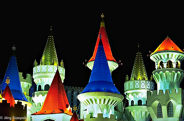 Die mittelalterlichen Zuckerhüte des Hotels Excalibur