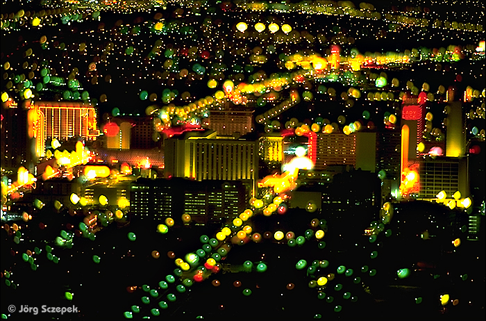 Blick vom Stratosphere Tower auf die Lichter des nächtlichen Las Vegas