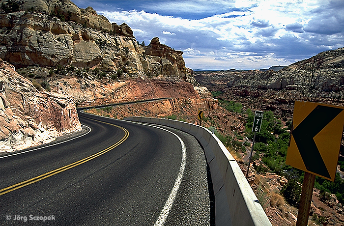 Blick von der Rt-12 über den Calf Creek Canyon