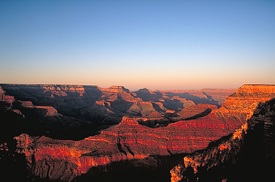 Blick vom Mather Point über den Grand Canyon bei Sonnenuntergang